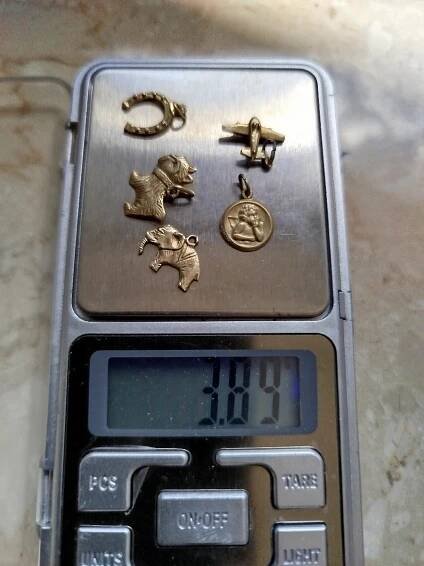 Zlomkové zlato 14k, 3,89g, 5ks přívěsků