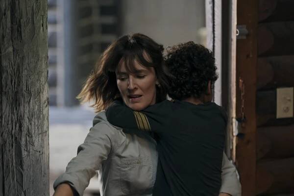 Živel - Ýnjat - Z filmu - Rosemarie DeWitt