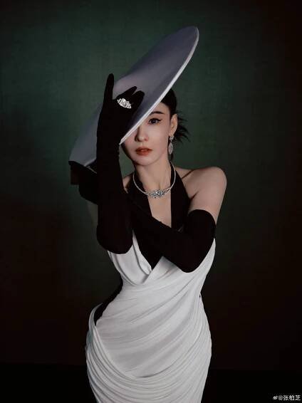 Cecilia Cheung stuns with sophisticated fashion sense