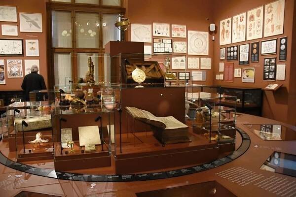 PODÍVEJTE SE: Nový pohled na historii. Národní muzeum otevřelo výstavu Dějiny