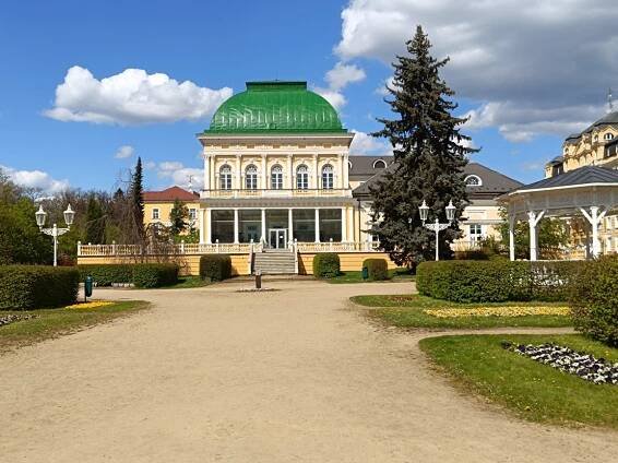 Výlet - Světce, Cheb, Františkovy Lázně - 27. 4. 2024 - Oficiální stránky obce Lužany