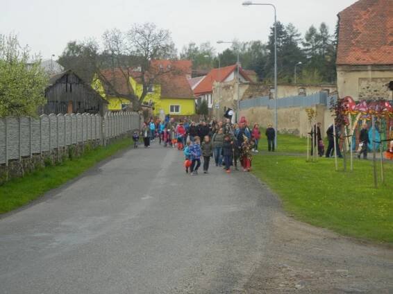 Pálení čarodějnic 28.4.2017 - Oficiální stránka obce Hrobčice