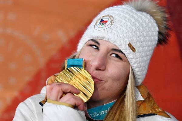 Ester má na ramenou skvělou hlavu, chválí Ledeckou její americký kouč