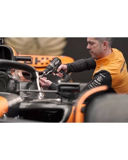Aku příklepová vrtačka 18V/2x5,0Ah limitovaná edice McLaren DeWALT DCD85MP2T : Naradi-dewalt.cz