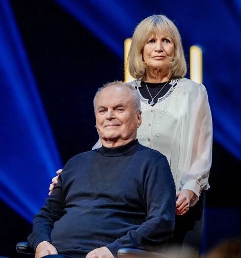 Jitka Molavcová je svému manželovi Alfredu Strejčkovi velkou oporou. 