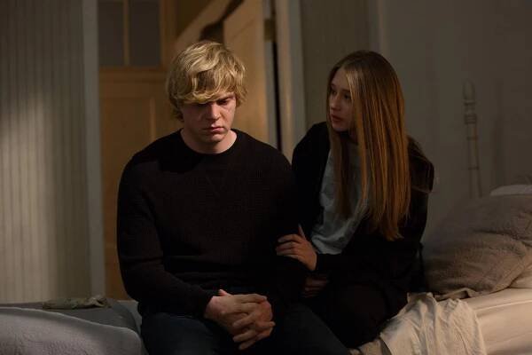 American Horror Story - Chránit Coven - Z filmu - Evan Peters, Taissa Farmiga