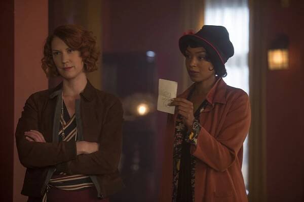 Záhady Frankie Drakeové - Pevná pouta - Z filmu - Lauren Lee Smith, Chantel Riley