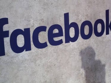 Facebook to pay $5bn fine as regulator settles Cambridge Analytica complaint
