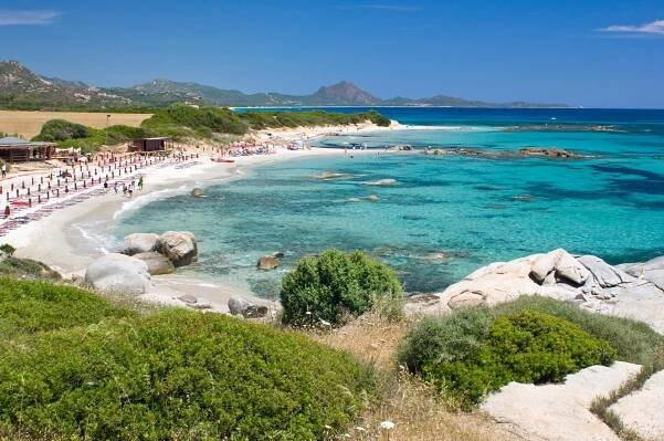 Costa Rei (pláže a ubytování) - Sardinie