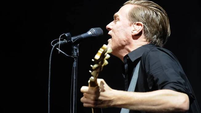Bryan Adams při svém nedělním pražském koncertu