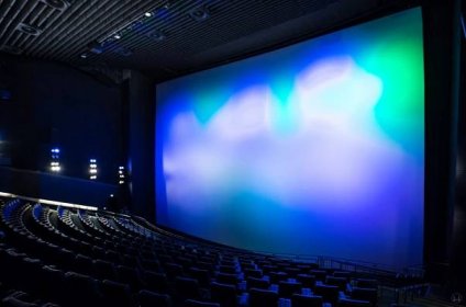 CineStar Kino im Sony Center Berlin. Blick zur Leinwand im IMAX - Saal.