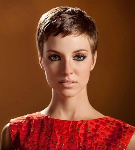 Andrea Osvart Pixie Short Hair, Crop Hair, Super Short Hair, Very Short Hair, Short Pixie Haircuts, Short Pixie Cut, Girl Short Hair, Short Hair Haircuts, Short Hair Styles Pixie