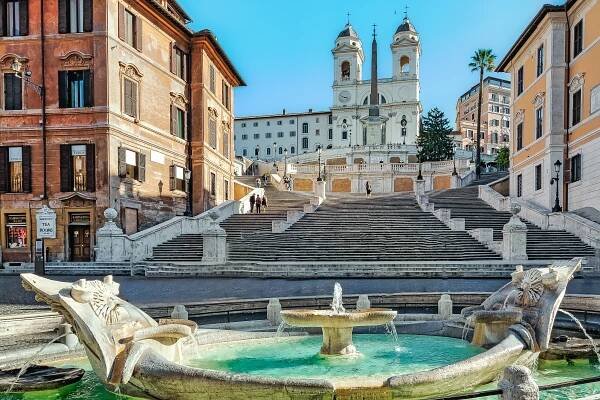 Spanische Treppe mit dem Barkassen Brunnen