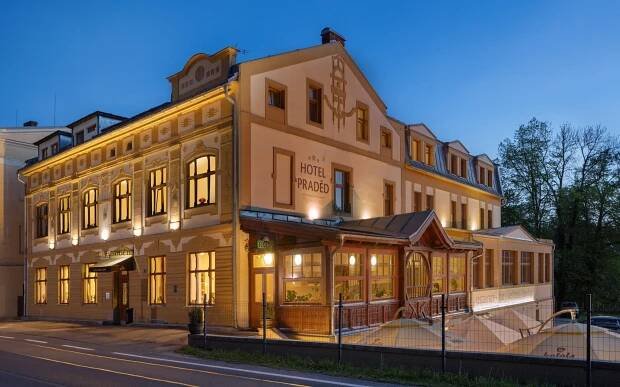 Jeseníky: Zlaté Hory v Hotelu Praděd Thamm *** s neomezeným wellness (bazén, sauny a vířivka) a polopenzí