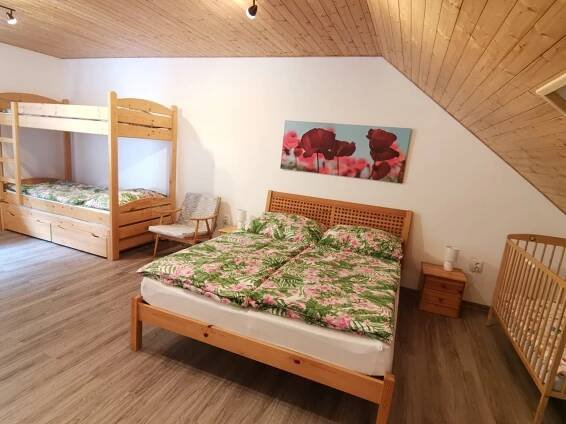 Velká ložnice - pronájem chalupy Rusava 216 - foto 25