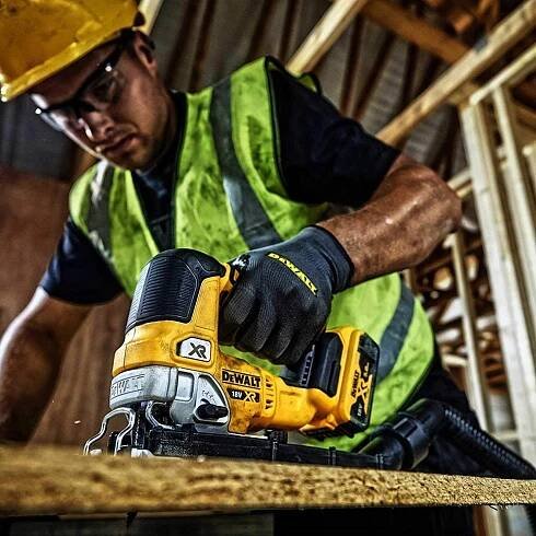 DCS334P2 DeWALT Aku bezuhlíková přímočará pila XR 2x 5,0Ah Li-Ion, v kufru TSTAK
