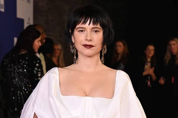 Jessie Buckley to Narrate Leah Hazard's 'Anatomy of Us' for Audible