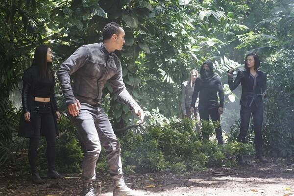 Sumire, Jason Quinn, Krista Alvarez, Matt Perfetuo, Sonya Balmores - Inhumans - Divide and Conquer - Z filmu