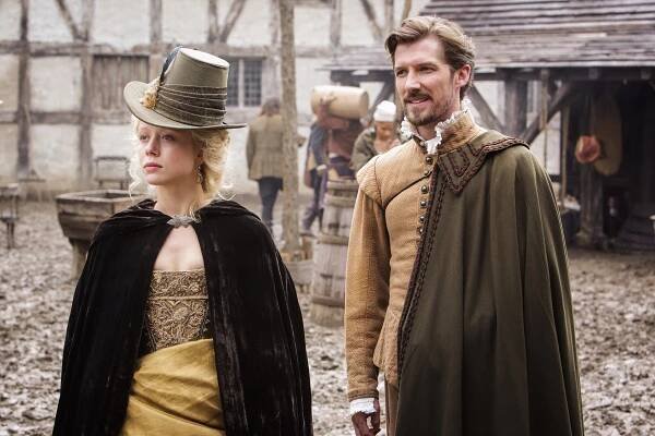 Jamestown - Episode 1 - Z filmu - Naomi Battrick, Gwilym Lee