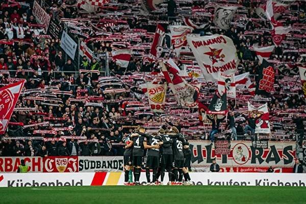 Stuttgart v posledním kole ligové fáze zabojuje s PSG o postup