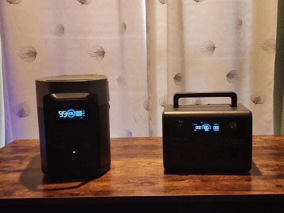 EcoFlow DELTA 2 and Bluetti EB3A side by side.
