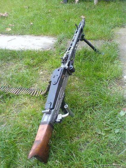 MG 42