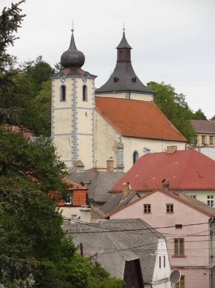 DESTINACE POŠUMAVÍ | Velhartice - kostel Narození Panny Marie