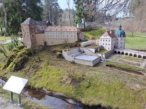 Park miniatur u Mariánských Lázní ozdobí i Prašná brána