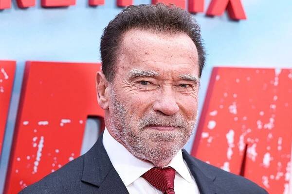 Otec byl schizofrenní nacista, v dětství nás týral, vzpomíná Schwarzenegger
