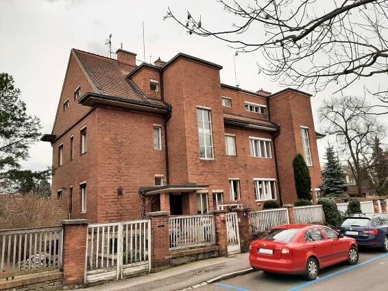 Hanspaulka: čtvrť, kde zatýkali slavné generály, a místo tragédie rodiny Lídy Baarové