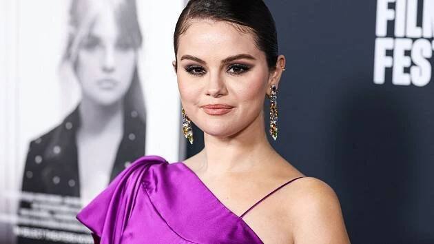 Selena Gomezová: Popová star, herečka a influencerka, co boří ideály krásy