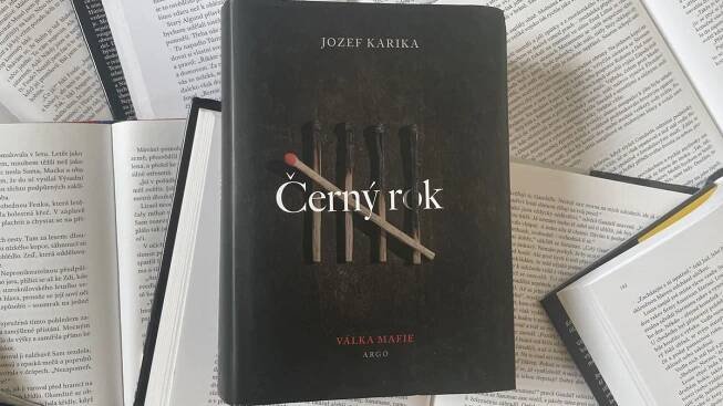 Jozef Karika ve skvělém Černém roce popisuje rozmach mafie a korupce na Slovensku