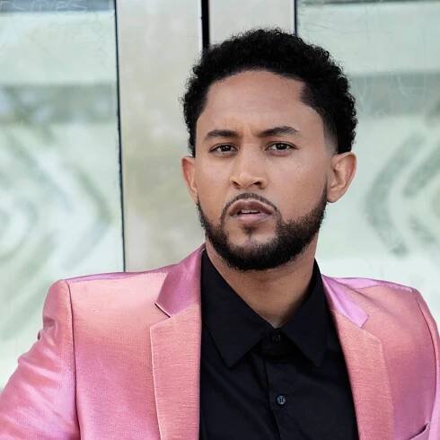 Tahj Mowry on Dating and Why It’s Hard for Anyone to ‘Measure Up’ to Naya Rivera