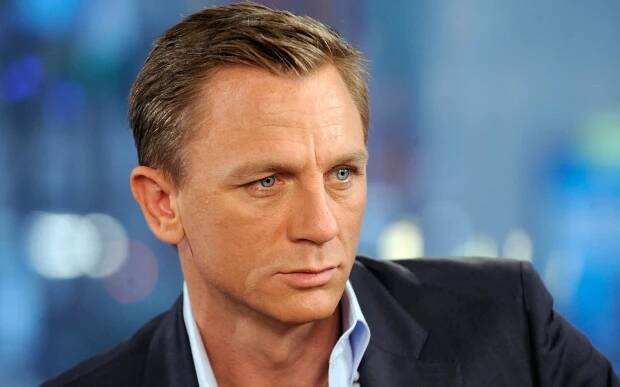 English Celebrity Daniel Craig Wallpaper