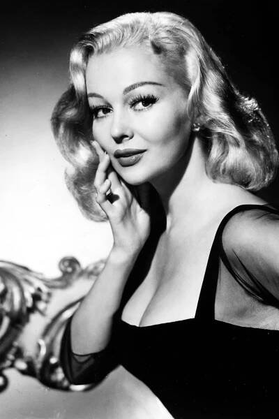 Hollywood’s Notable Deaths of 2018