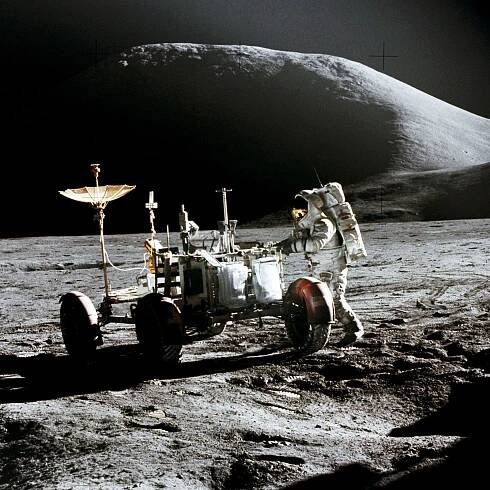 The Greatest Physics Demo of All Time Happened on the Moon