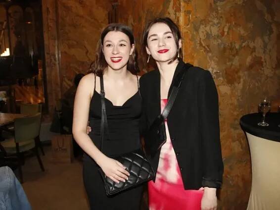 Herečky Alžběta Dolečková a Marie Anna Myšičková