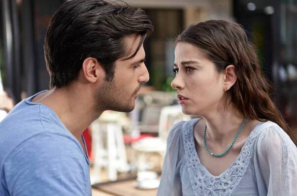 Čas lásky a třešní - Bence Aşk - Z filmu - Serkan Çayoğlu, Özge Gürel