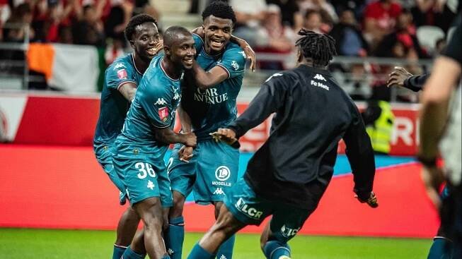 Ligue 1 vítá staronového účastníka. Baráž zvládly Méty, Remeš sestupuje