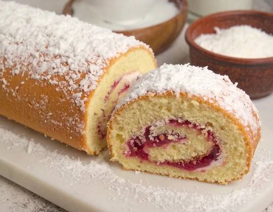 Moje oblíbená roláda z jemného piškotového těsta a s marmeládovou náplní! Prostě taková klasika pro všechny příležitosti