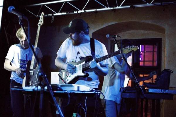 Midi Lidi + Koňe a prase, 17.10.2019, Jazz Tibet Club, Olomouc | Hudební server FMZine.cz