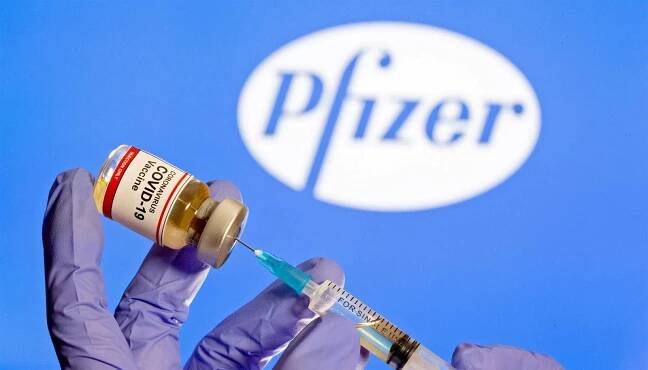 Druhá dávka vakcín Pfizeru má být po 21 dnech, aby se zaručila účinnost