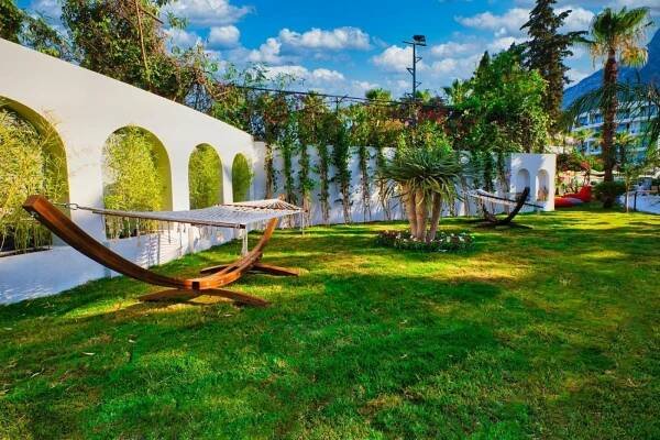 Rose Garden Premium Hotel