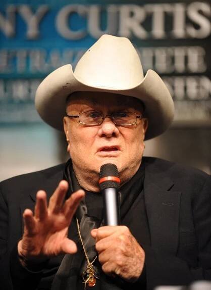 Zemřel Tony Curtis, legendární herec z Někdo to rád horké