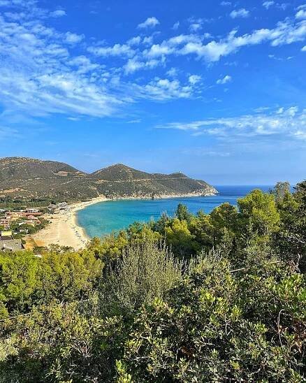 Spiaggia di Cala Sinzias, Itálie - Průvodce po plážích, informace, fotografie - BeachAtlas