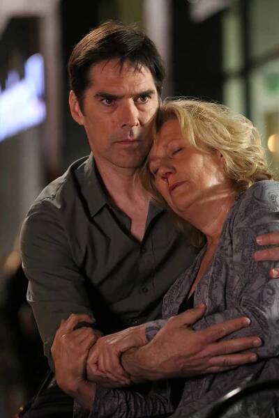 Myšlenky zločince - Replikátor - Z filmu - Thomas Gibson, Jayne Atkinson