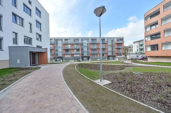 Čumpelíkova, Kobylisy - Praha 8 | Pronájem, Byt 3+kk, 85 m²