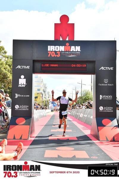 Ironman 70.3 Les Sables d'Olonne 2020 - Crossing the finish line