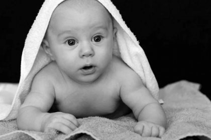 Vývoj miminka ve čtvrtém měsíci – příkrmy a plavání?