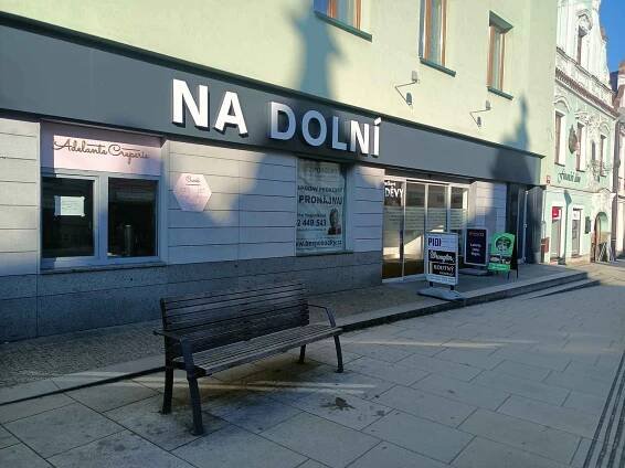 Pasáž Na Dolní, dříve Lucerna v Havlíčkově Brodě. Zvenku i uvnitř